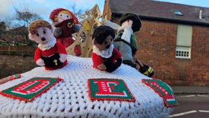 Postbox topper